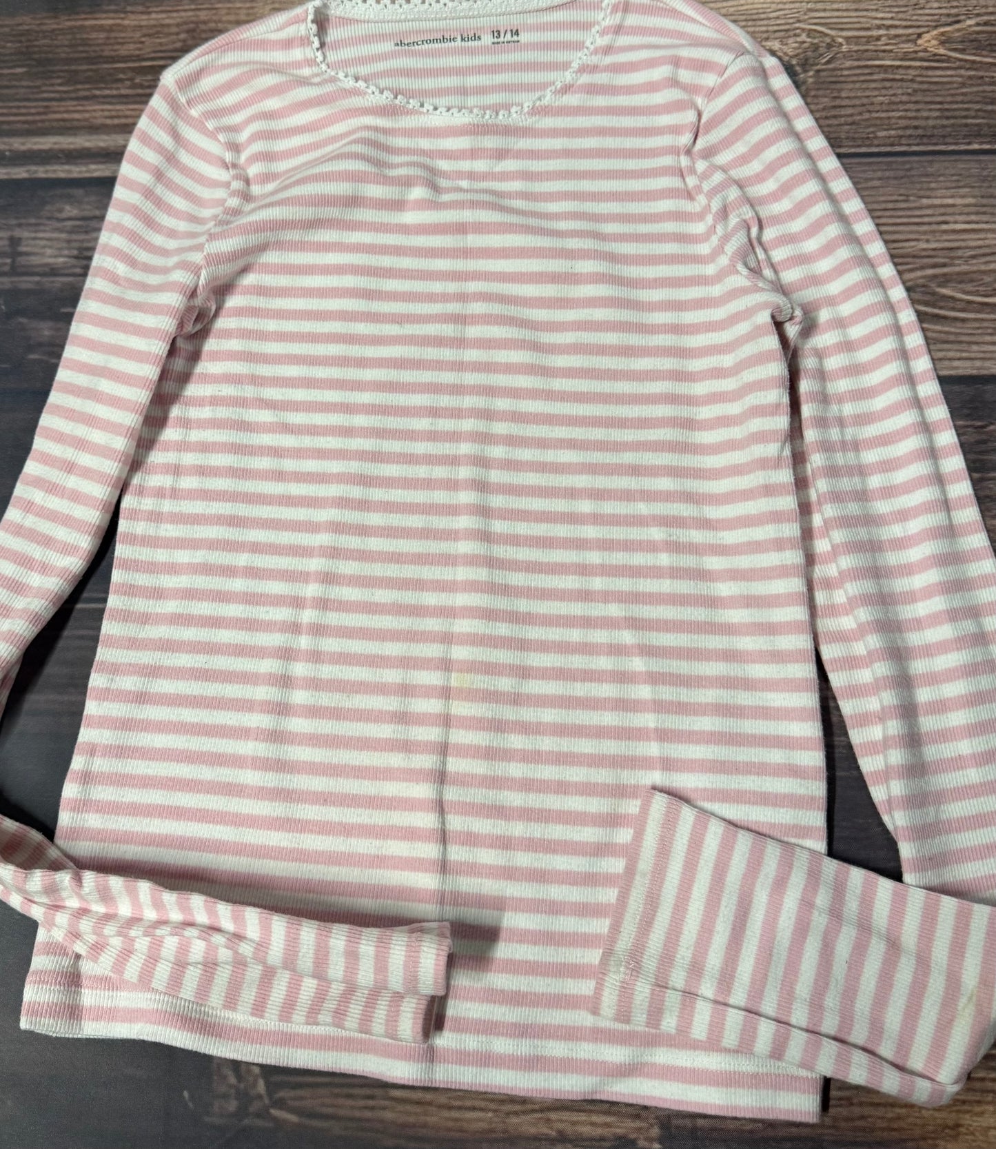 Abercrombie kids 13/14..has a small spot