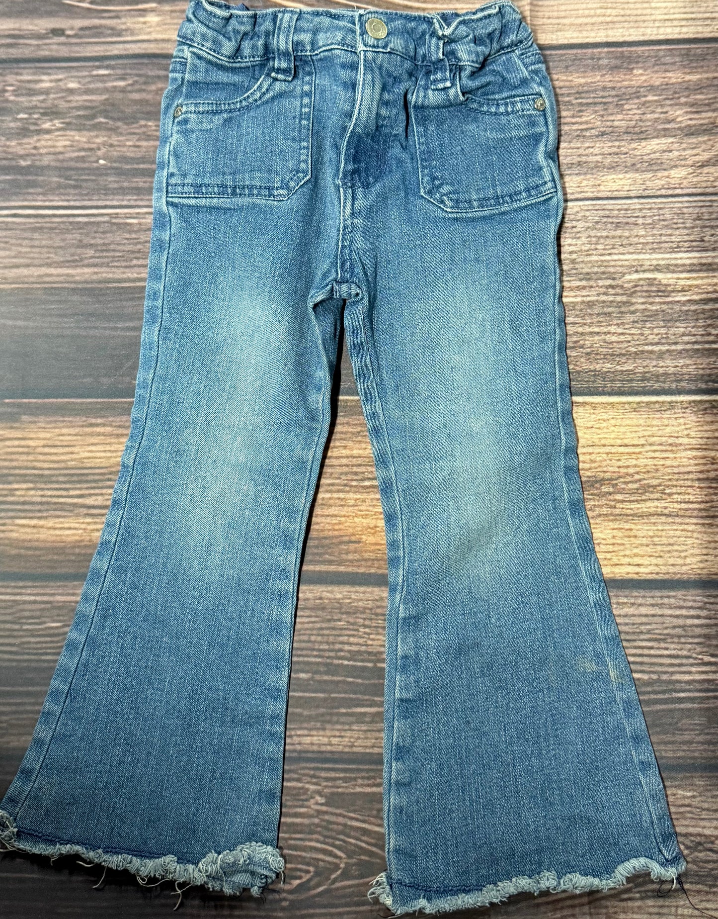 Jessica Simpson 4..has staining