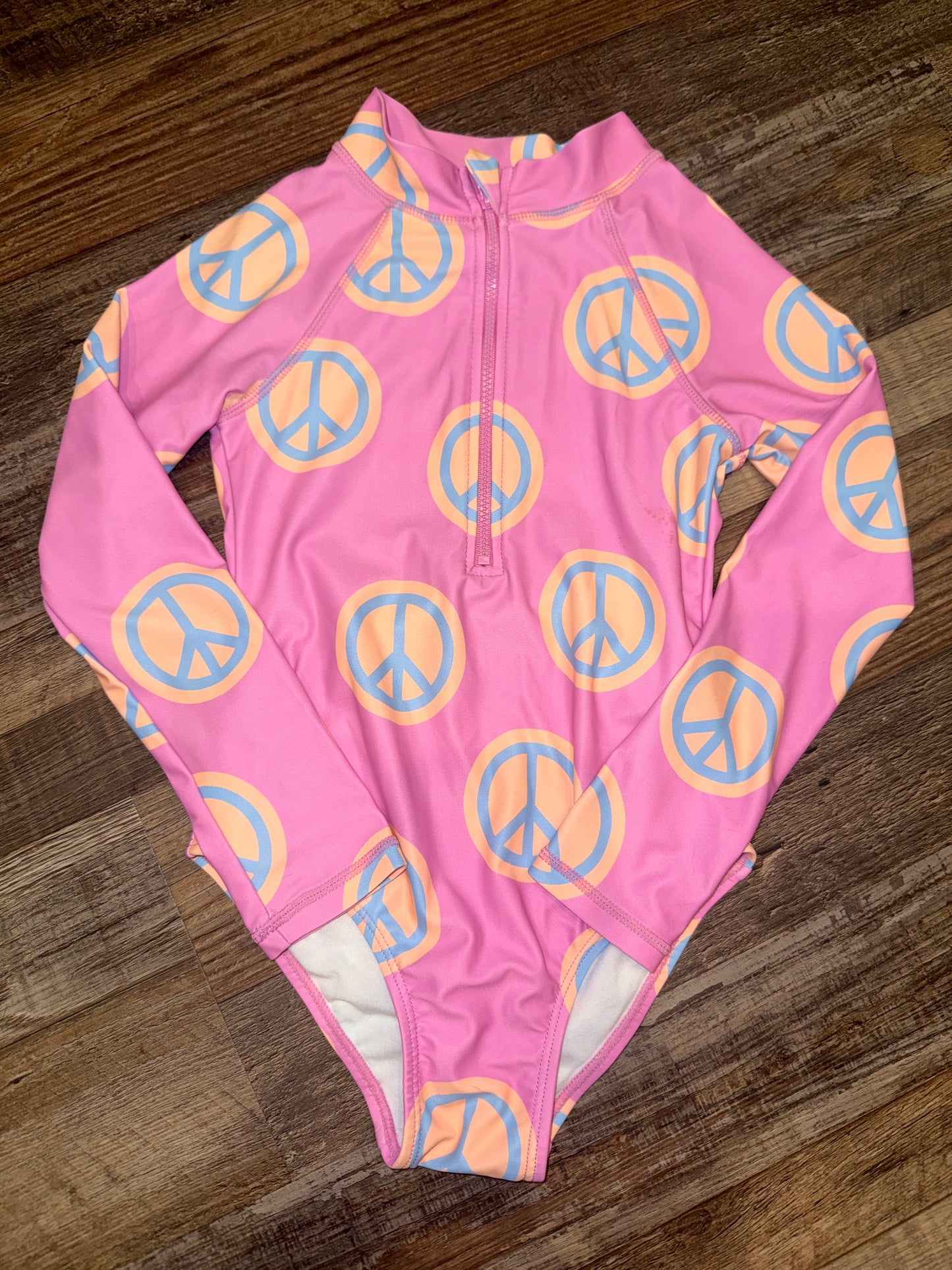 cotton on kids size 6 *small spot on sleeve