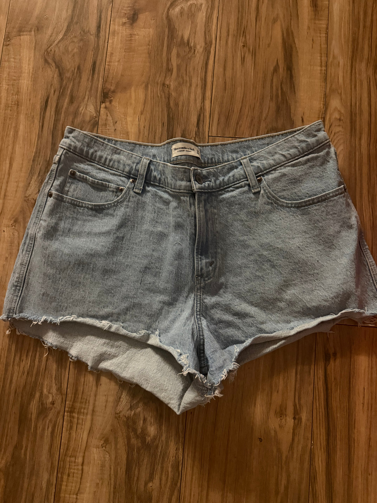 Abercrombie & Fitch 34