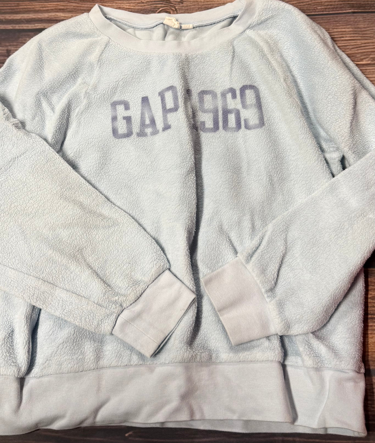 Gap XS..slight staining on cuff