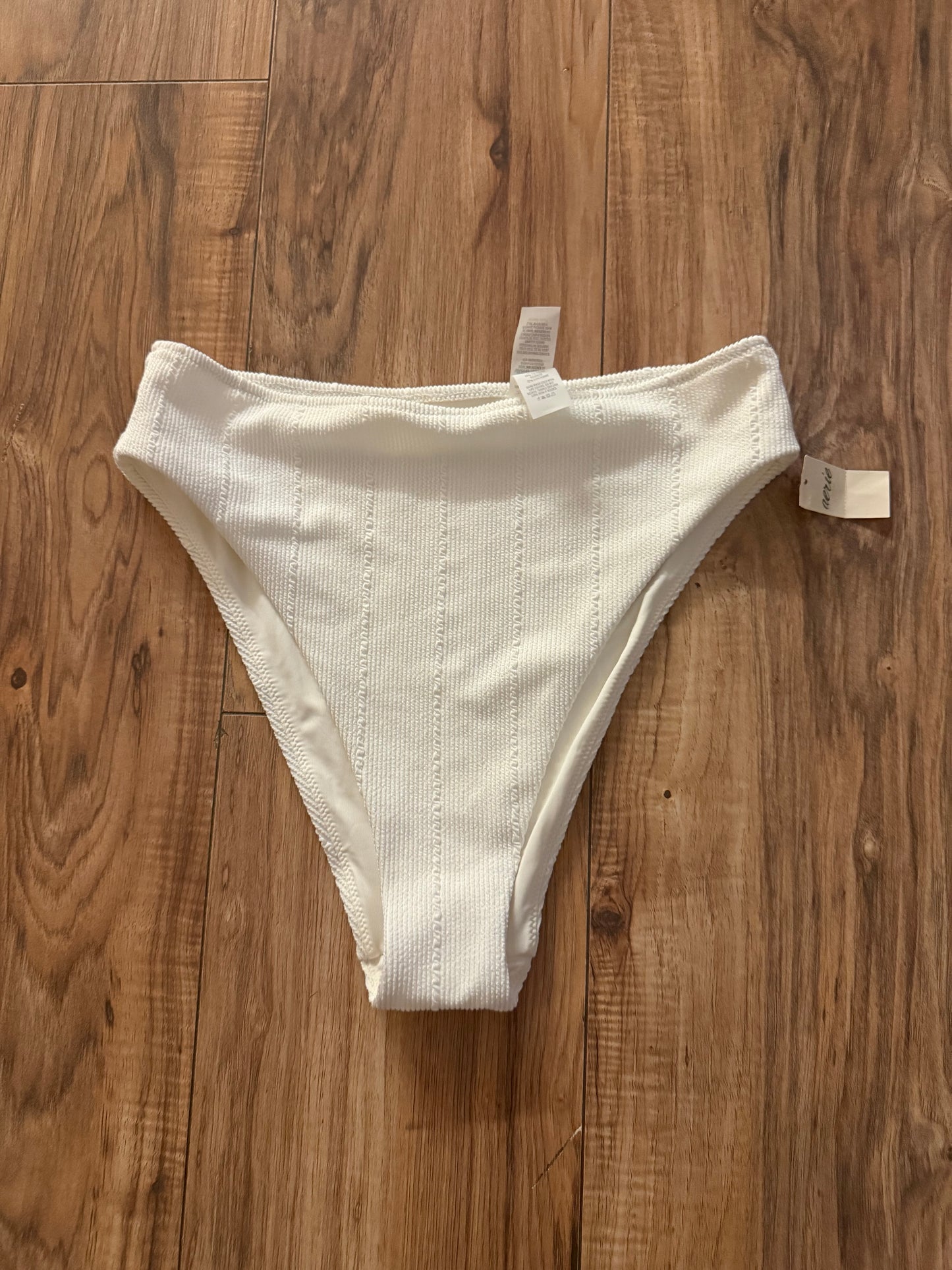 NWT aerie large..retail $30