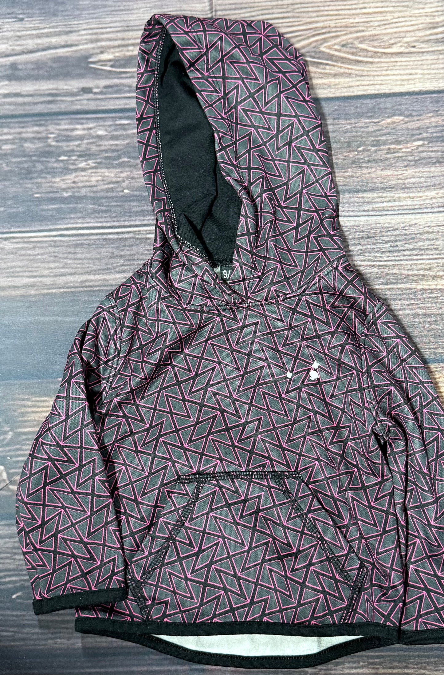 UA 9/12m..logo is peeling