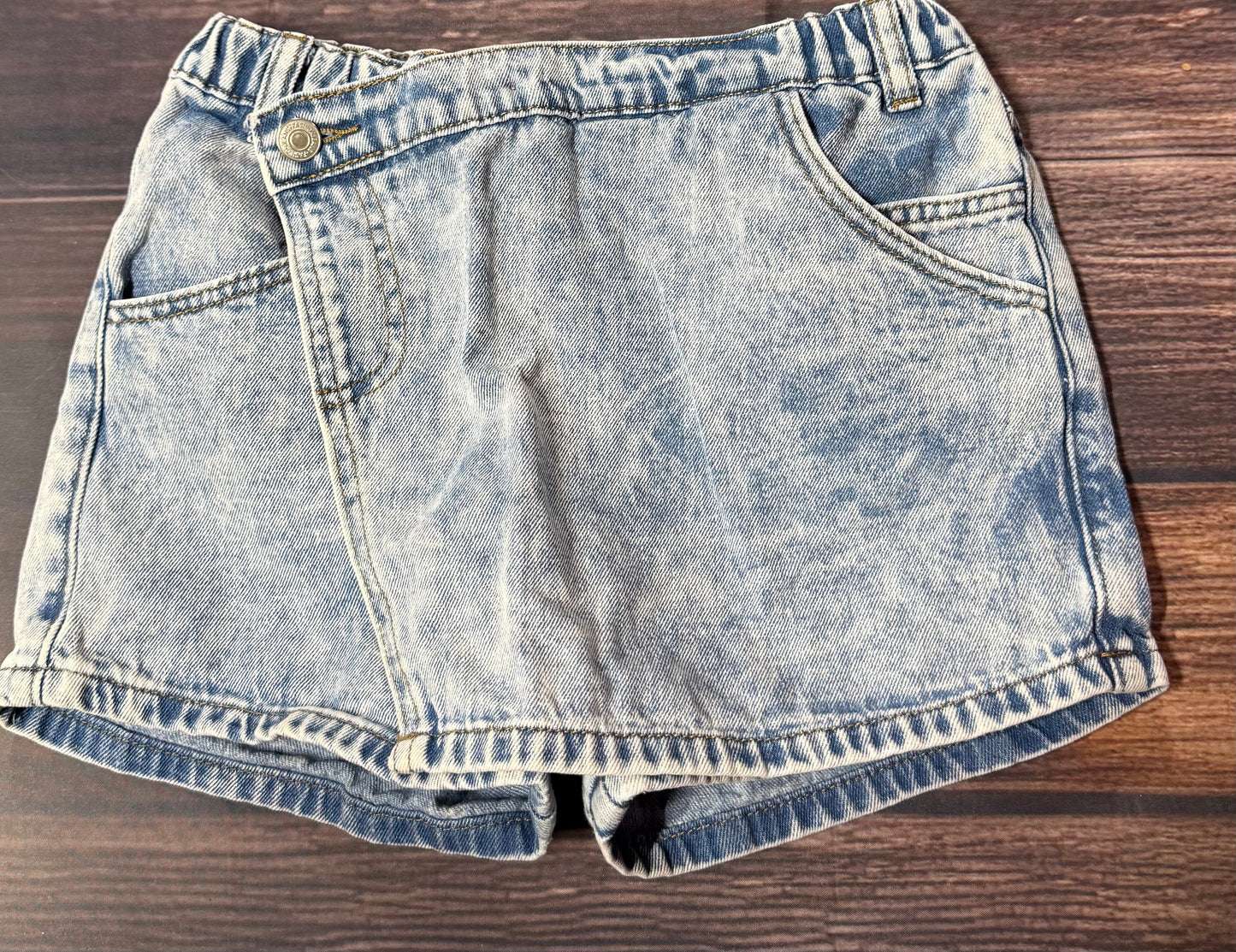 9Y skort