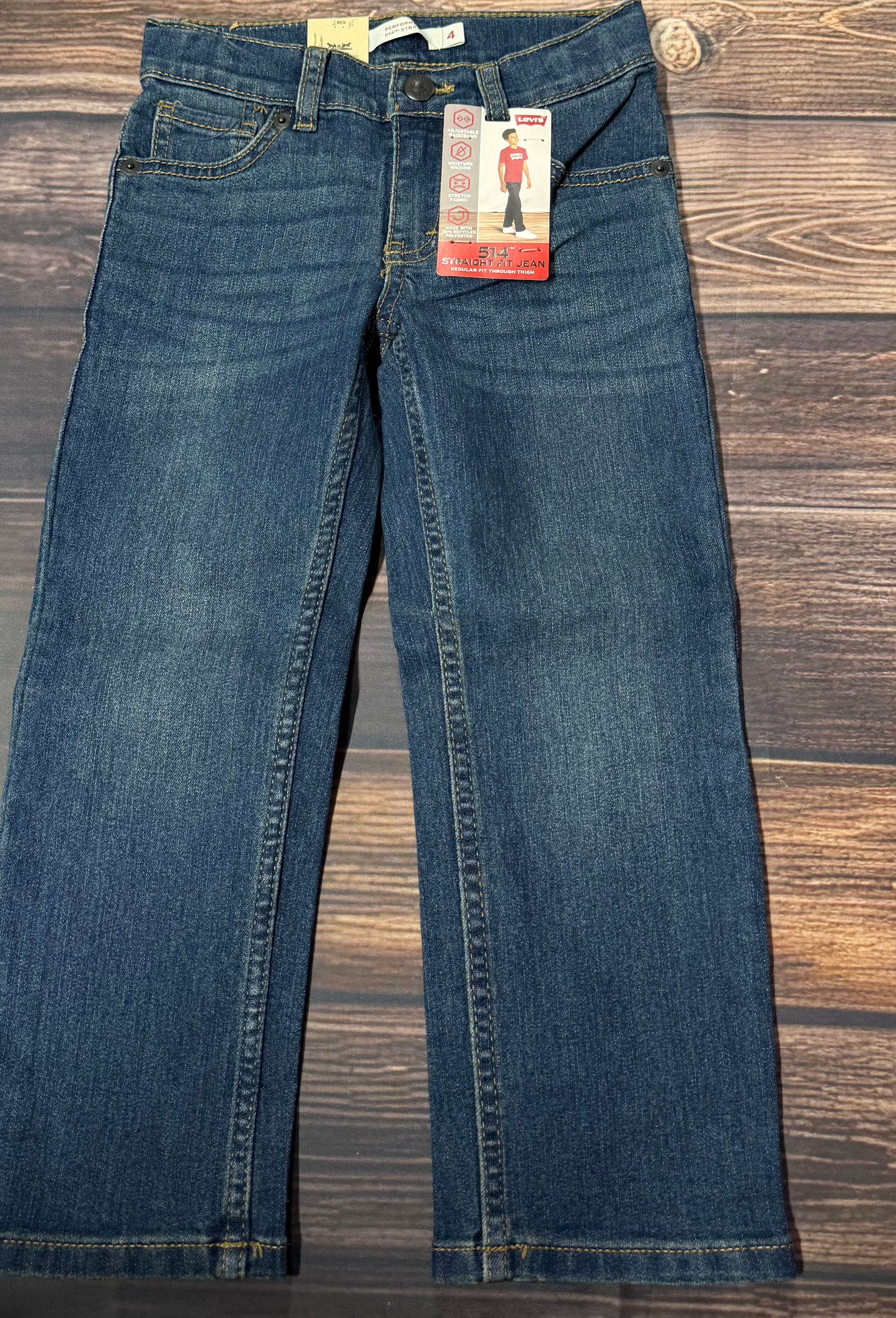 NWT Levi 4