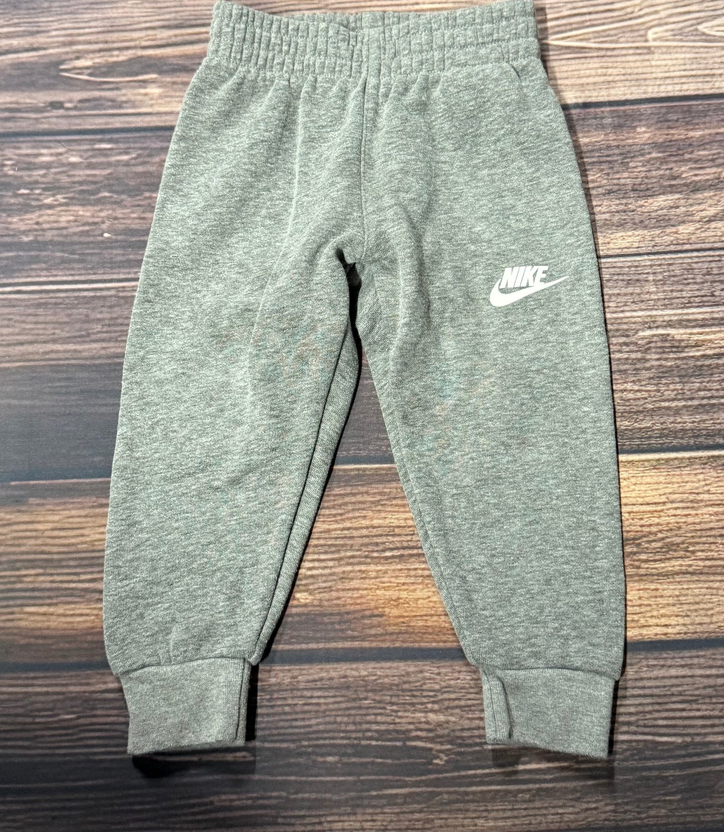 Nike 2T..has dingy knee