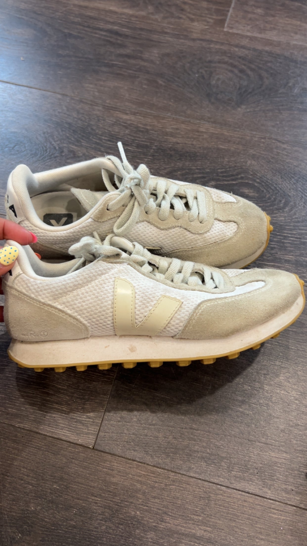 Veja women’s size 5.. retail $170