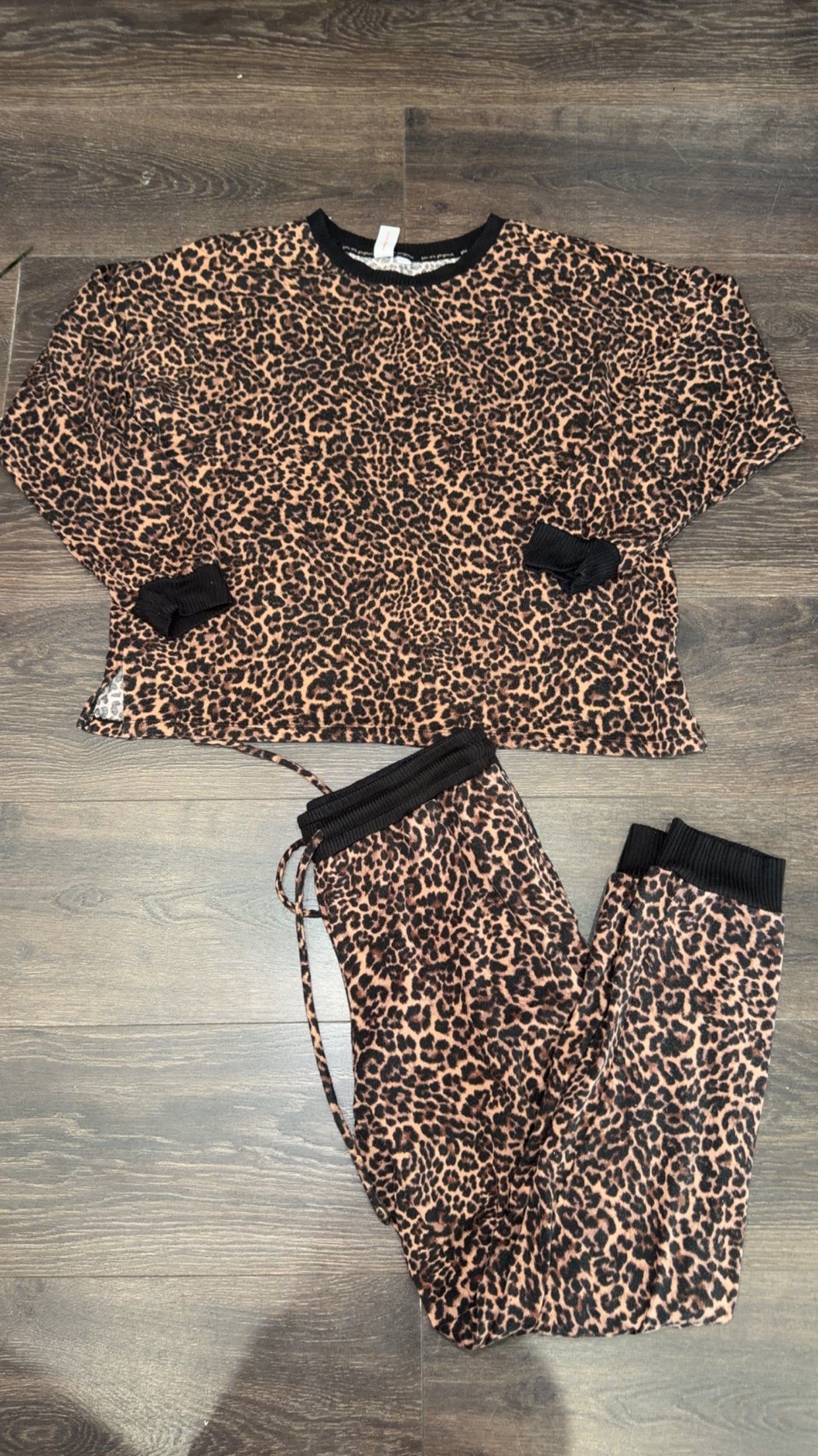 Joyspun top..L bottoms..M