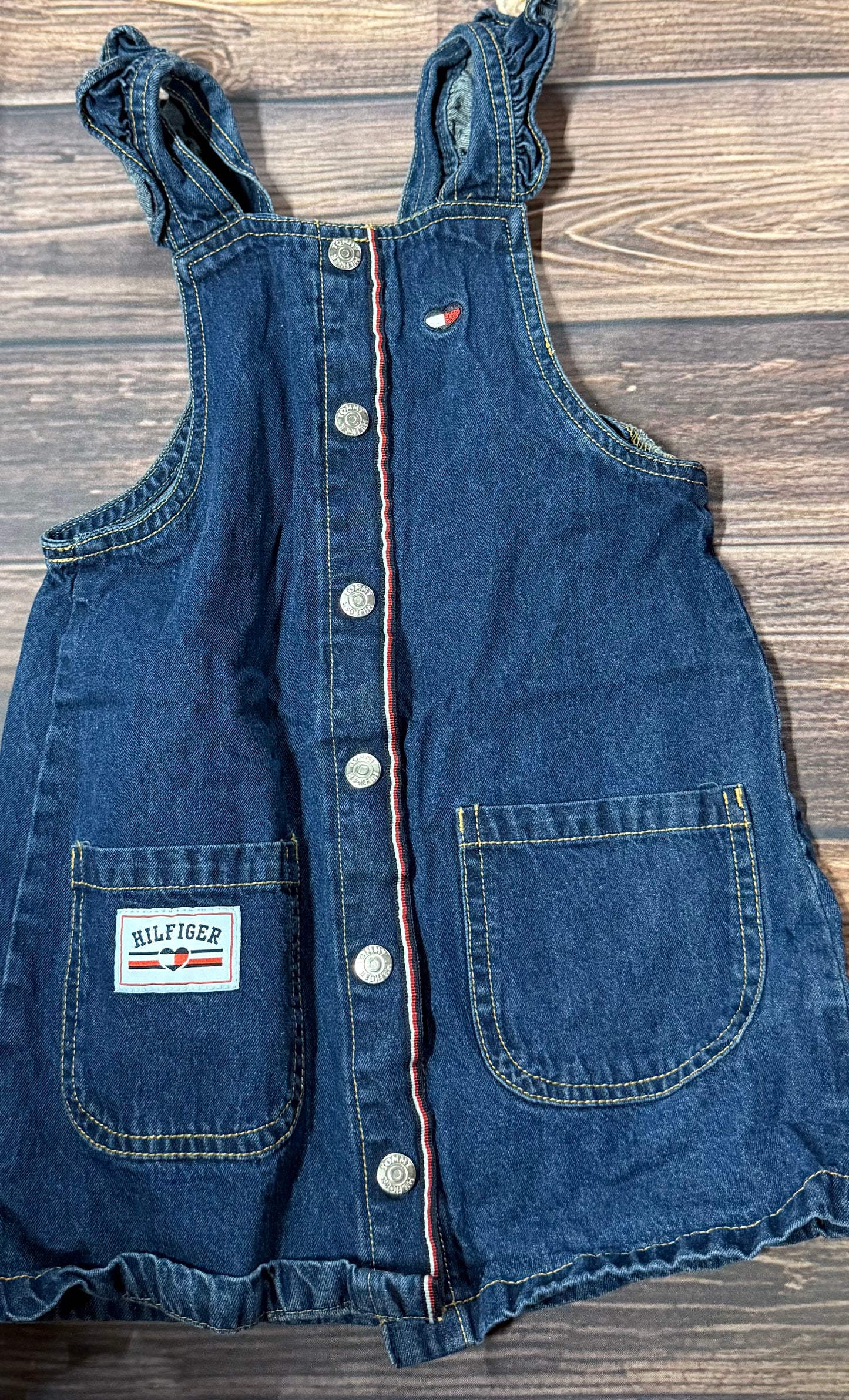 Tommy Hilfiger 6