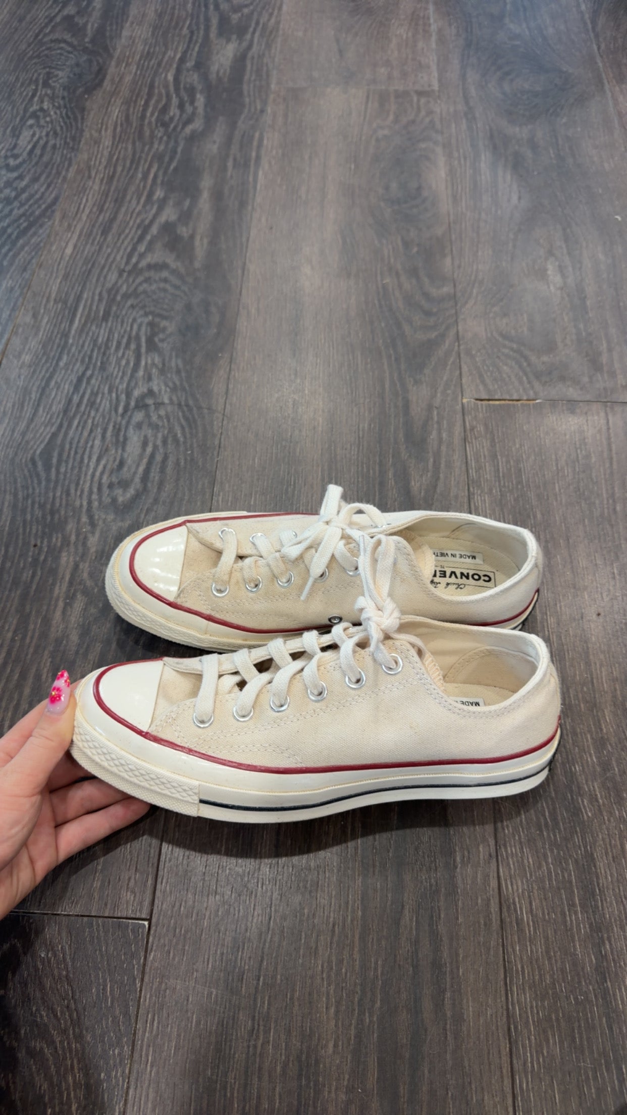 Converse size 7