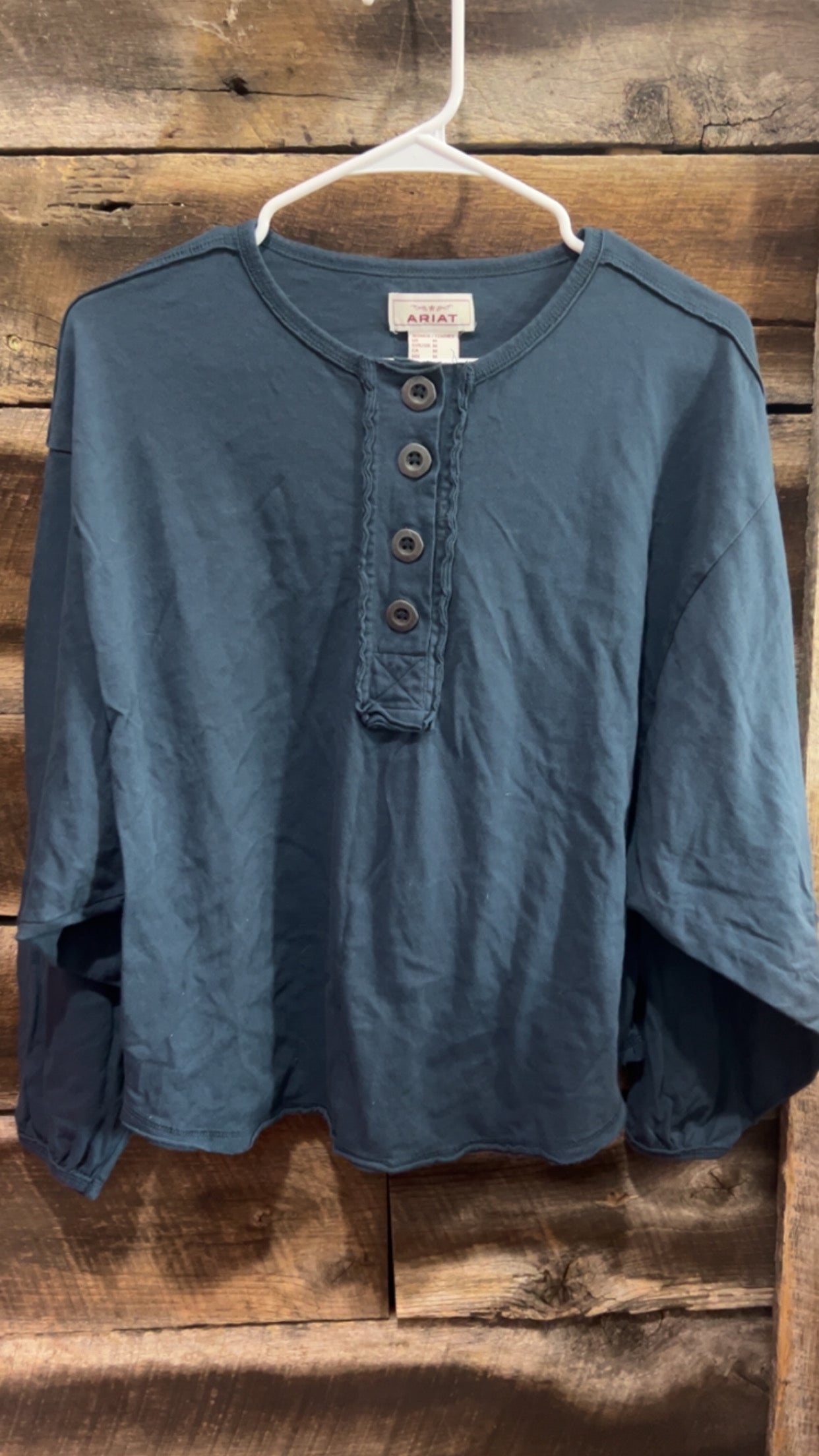 Ariat medium