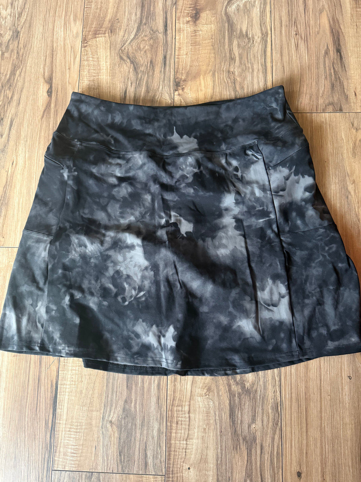 NWT Santiny XL..shorts under