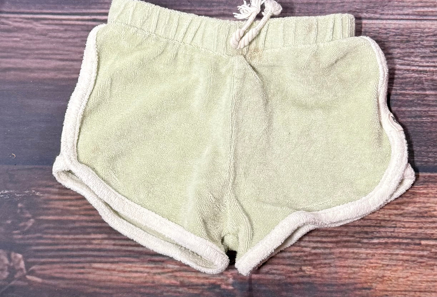 Easy Peasy 12m..has staining