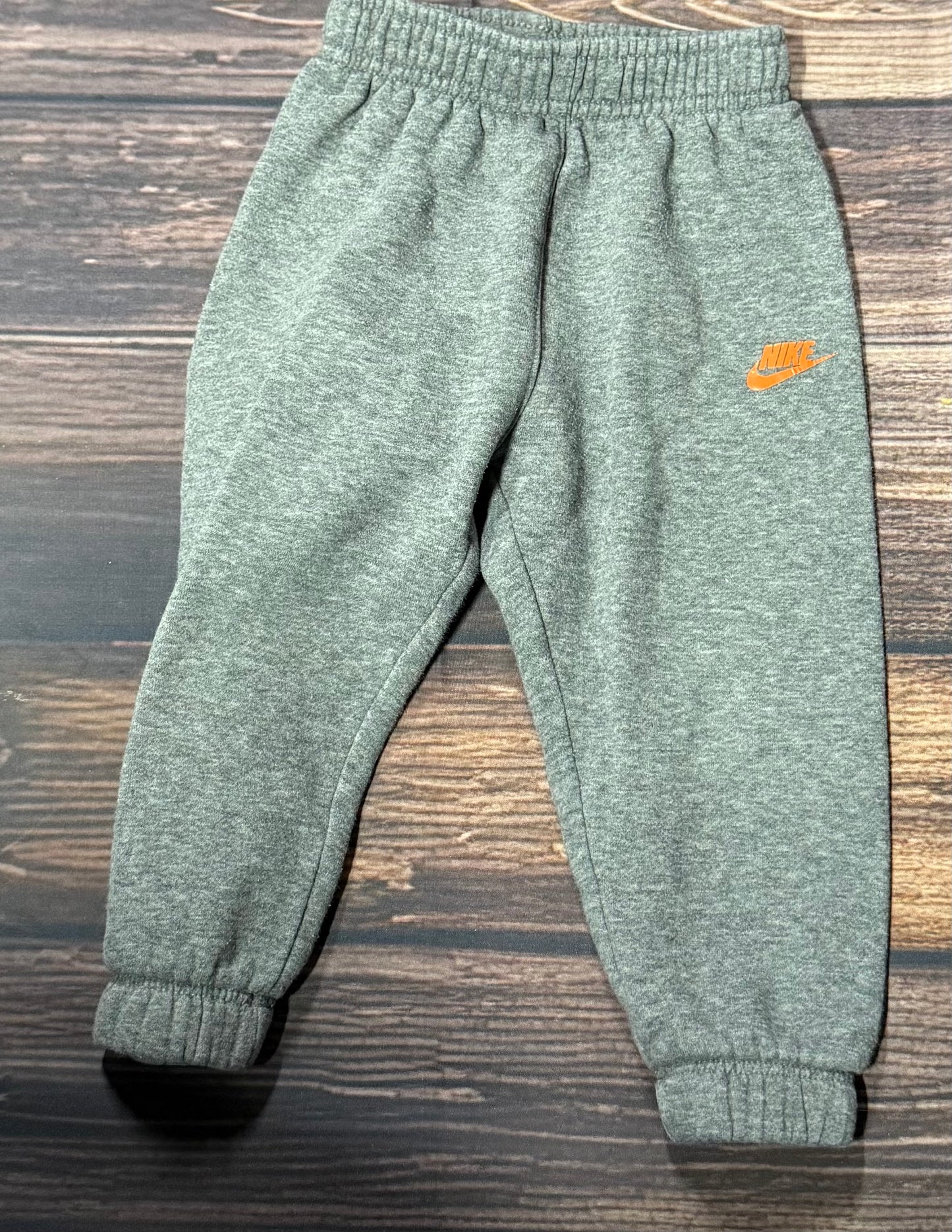 Nike 18m