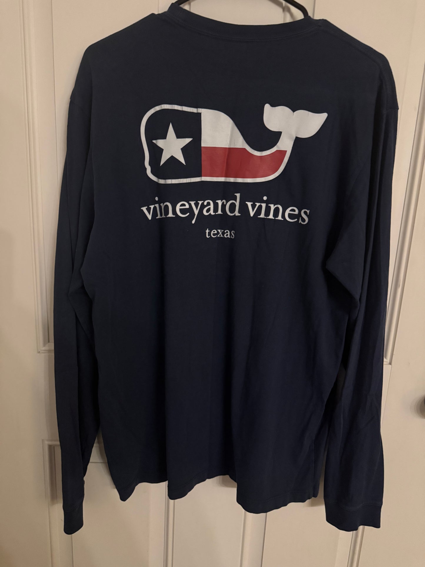 Vineyard Vines medium..back in second pic