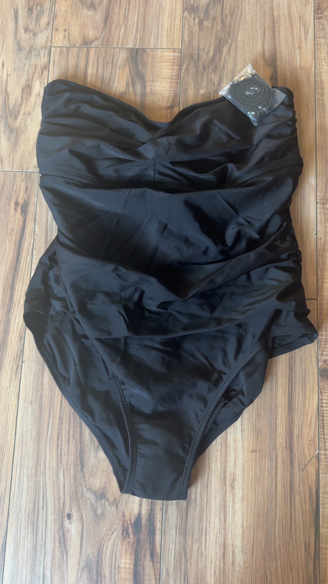 NWT Kona Sol XL..retail $40