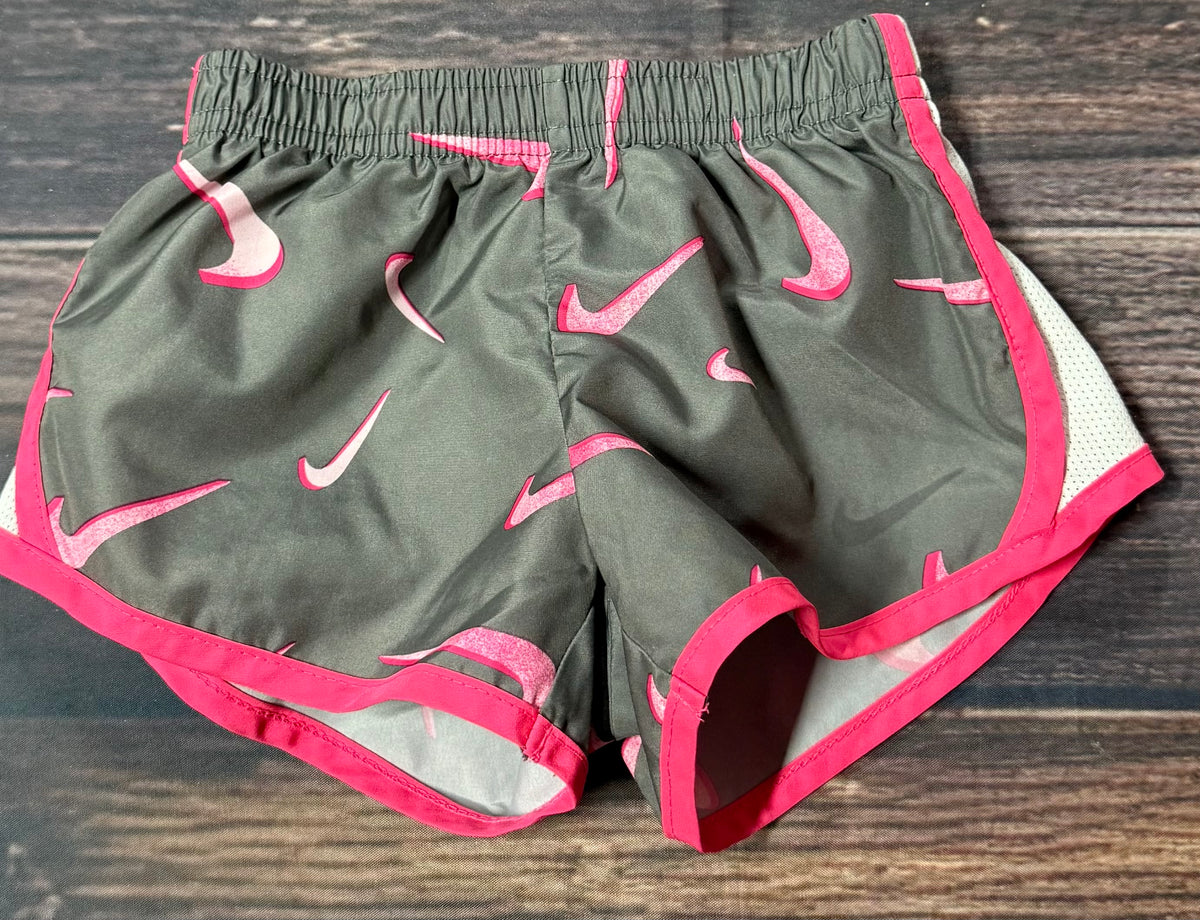 Nike 12m