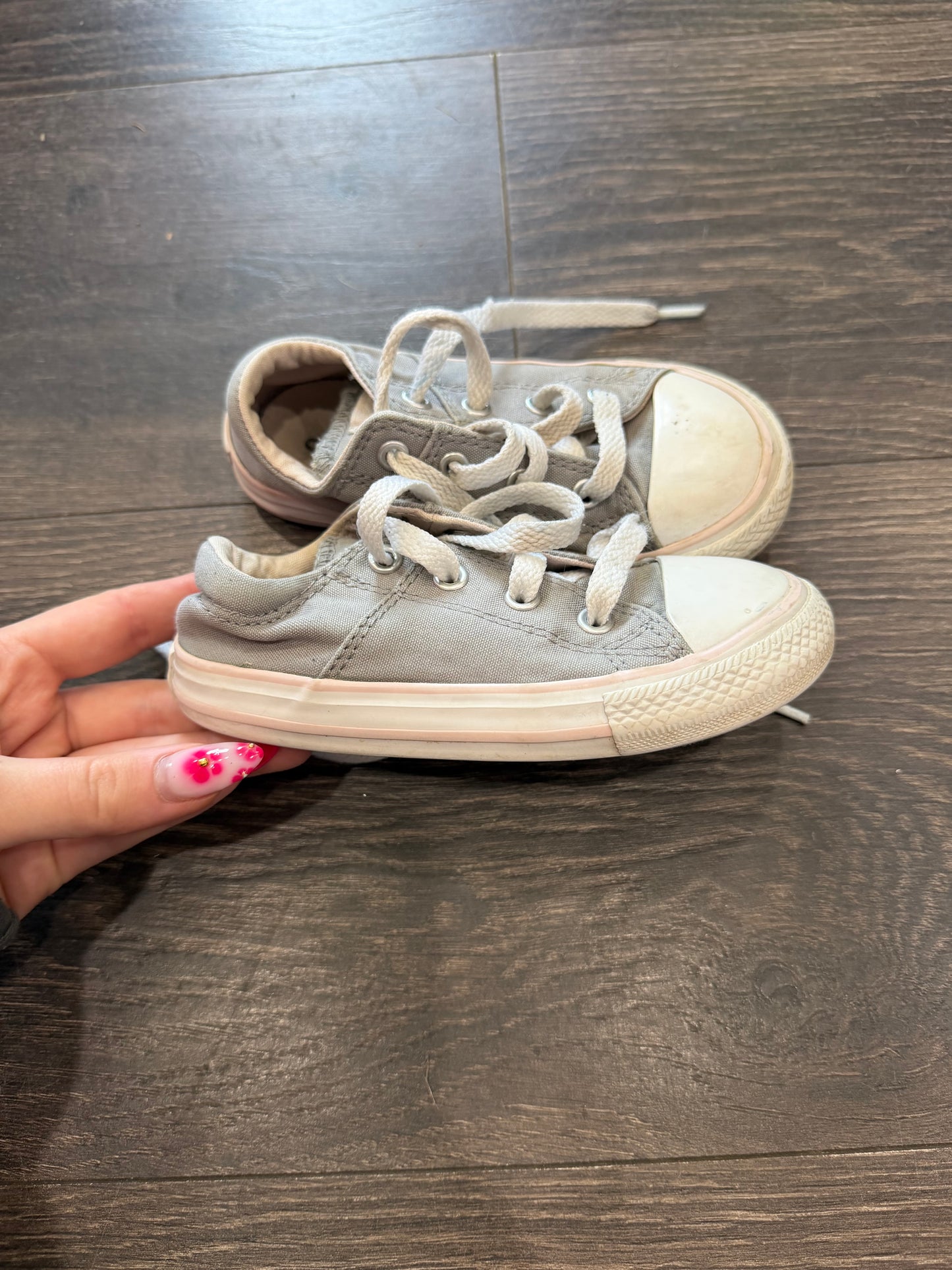 Converse size 8