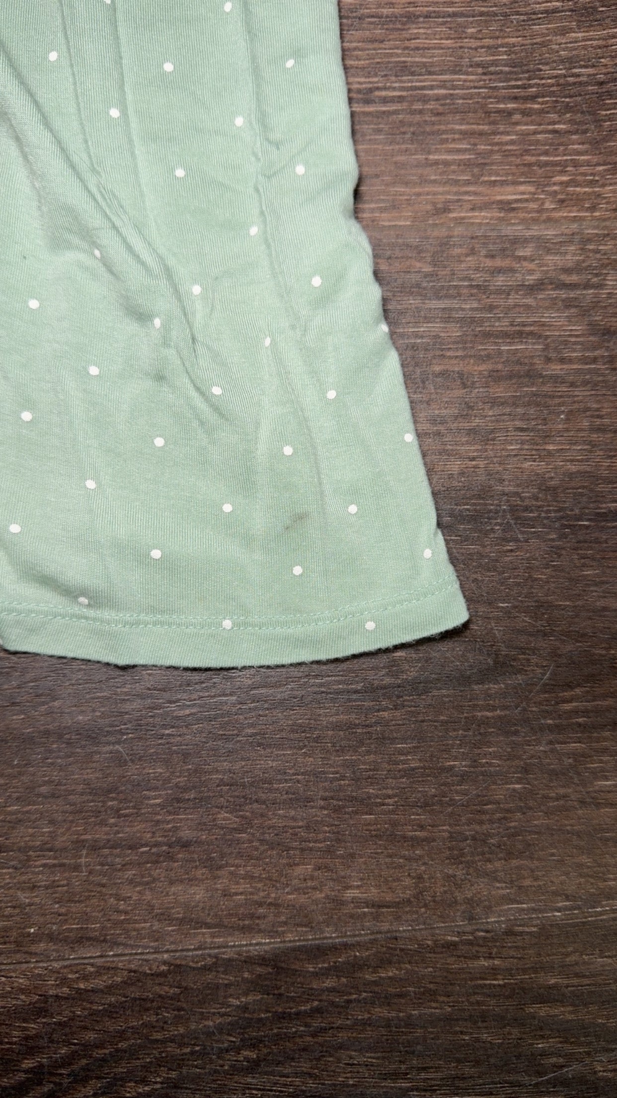 auden size medium.. small staining