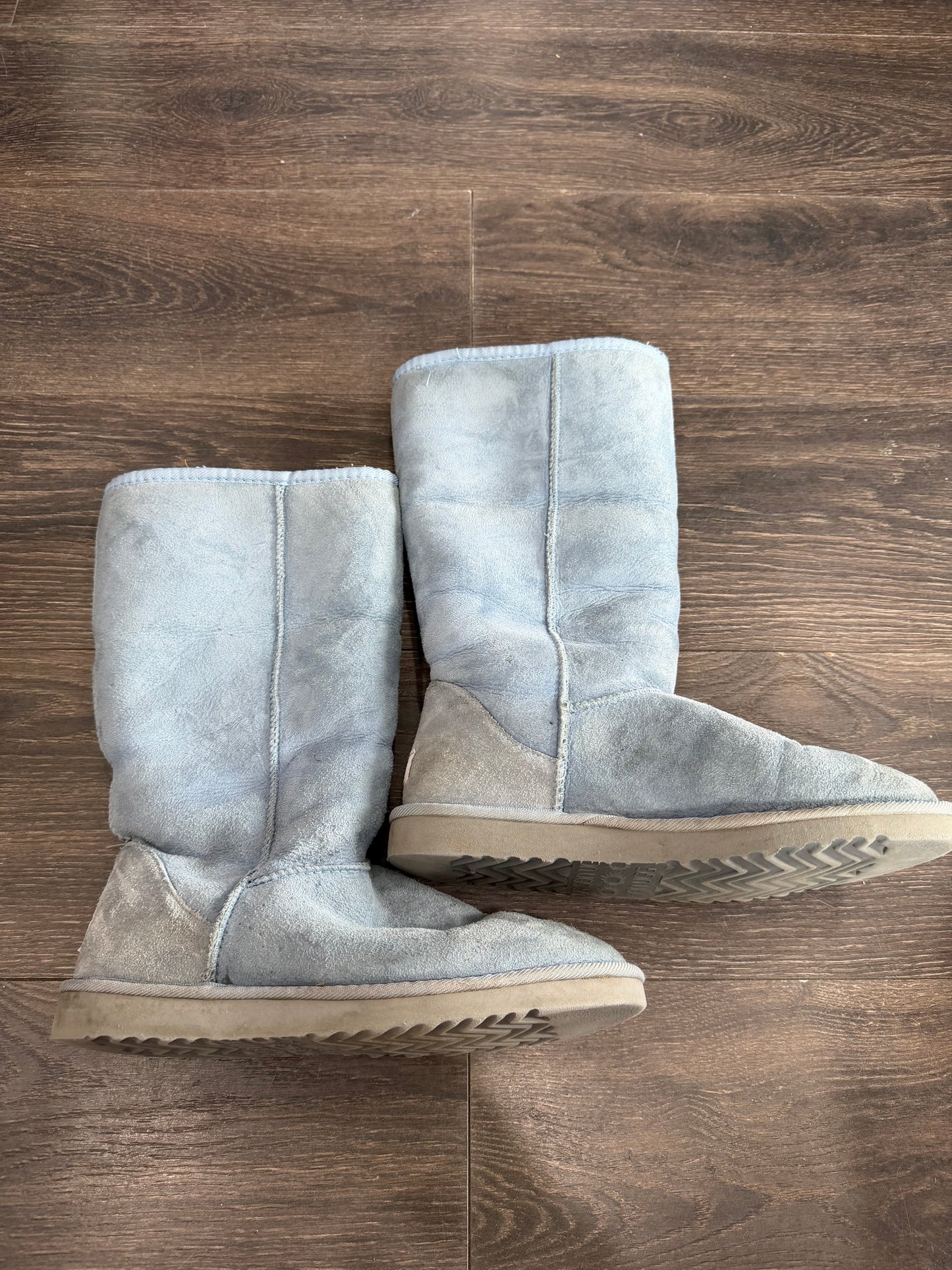 UGG size 9
