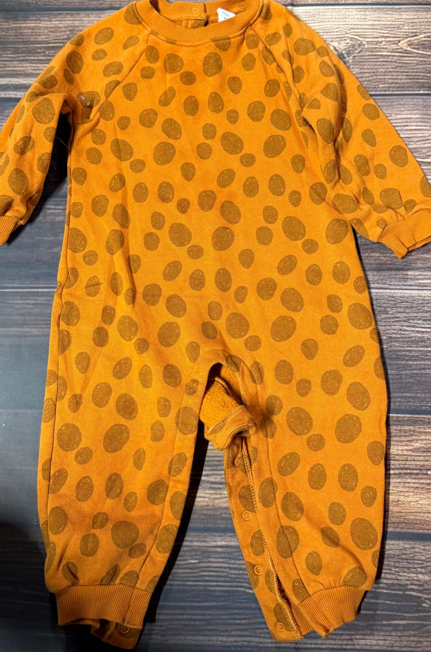 Old Navy 18-24m..small water spots