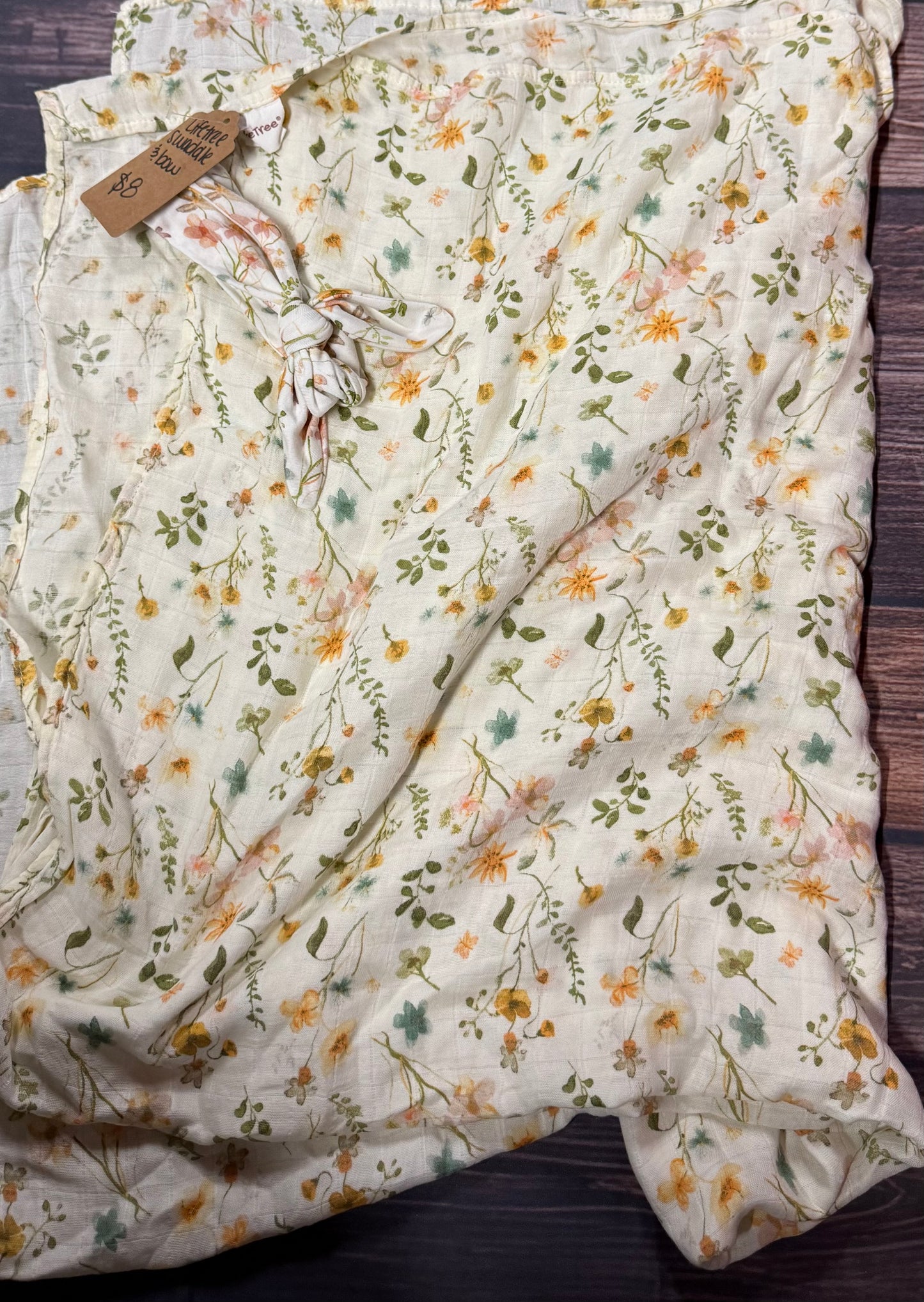 Lifetree swaddle & bow