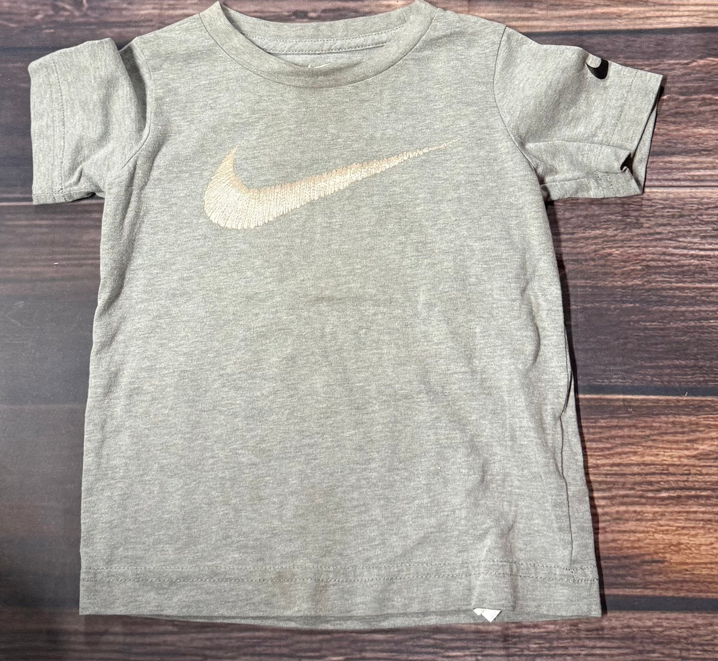 Nike 3T..has staining