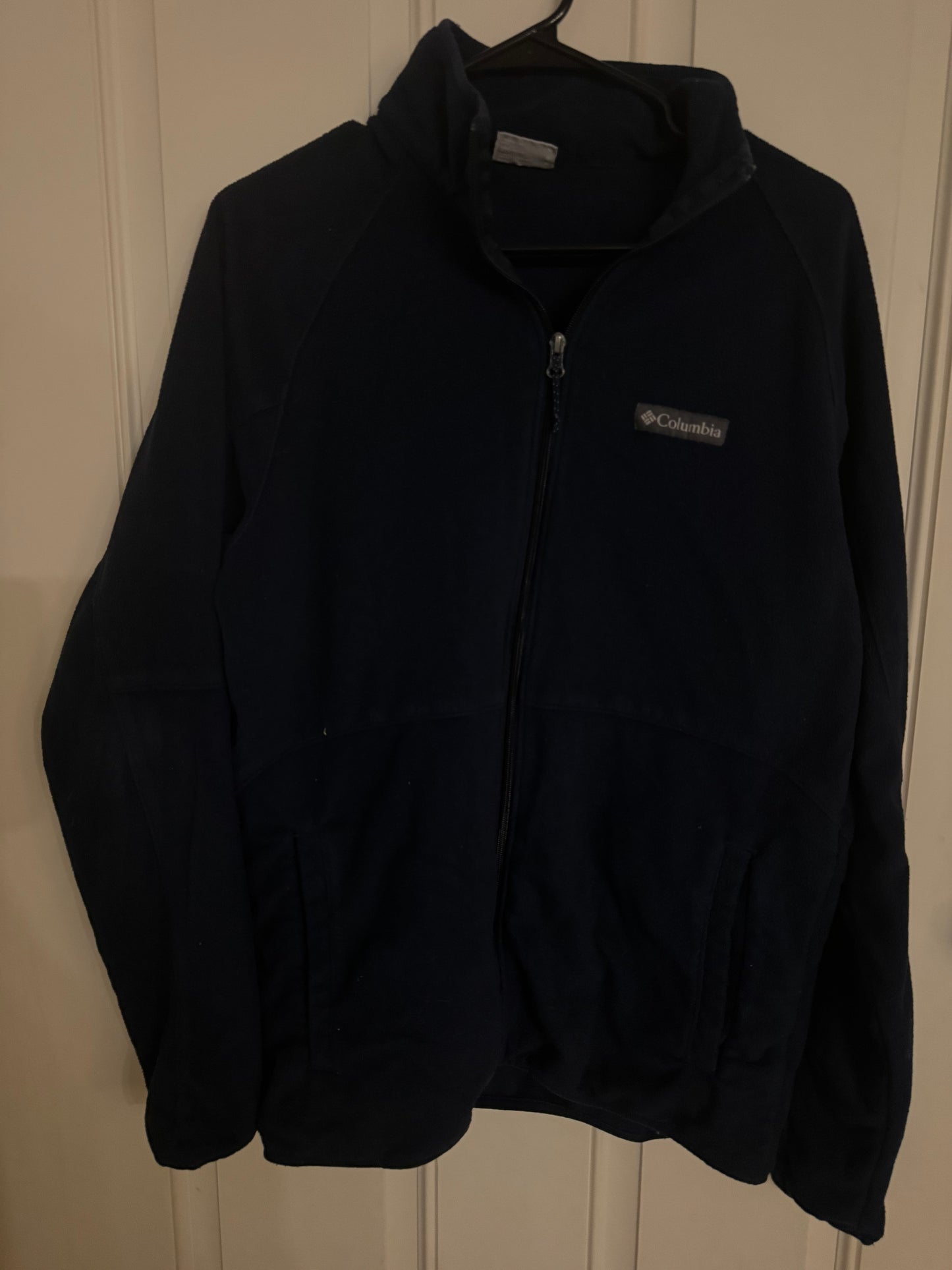Columbia medium..color is navy blue