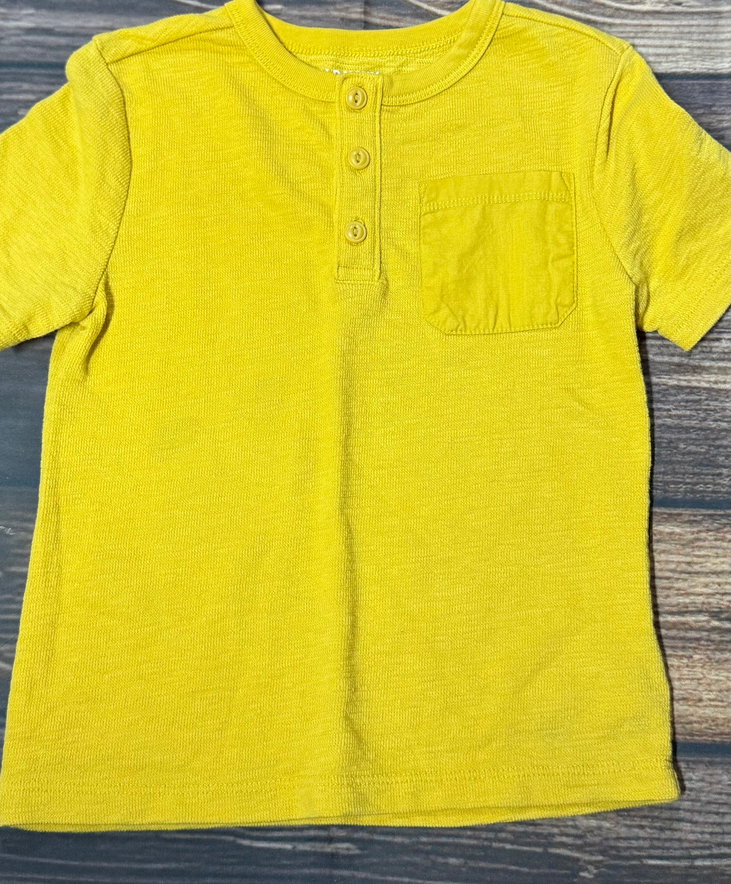 Old Navy 4T..has a small water spot