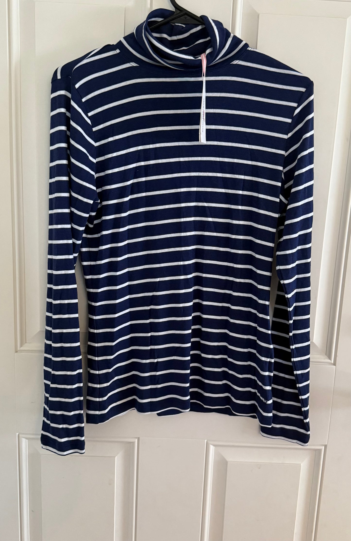 NWT vineyard vines small..$60 new