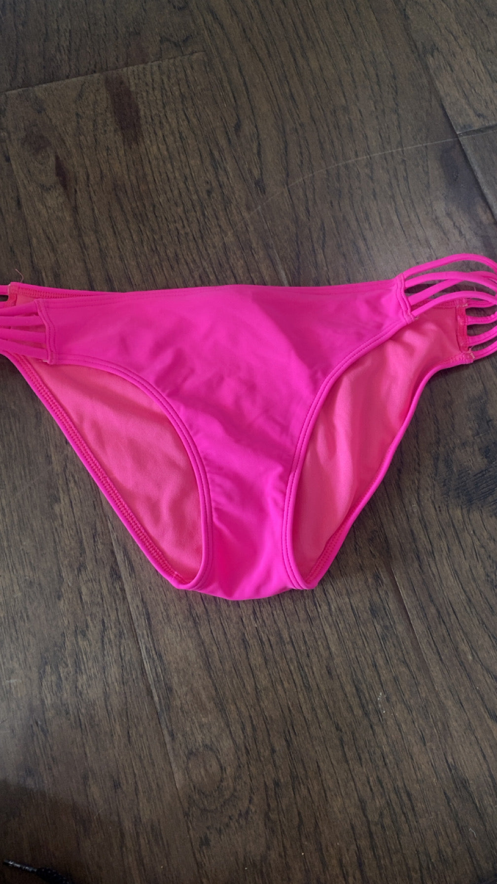 Hollister medium