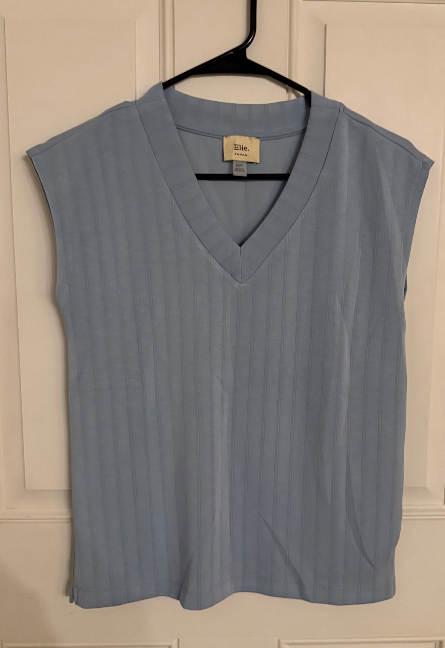 Tahari XS
