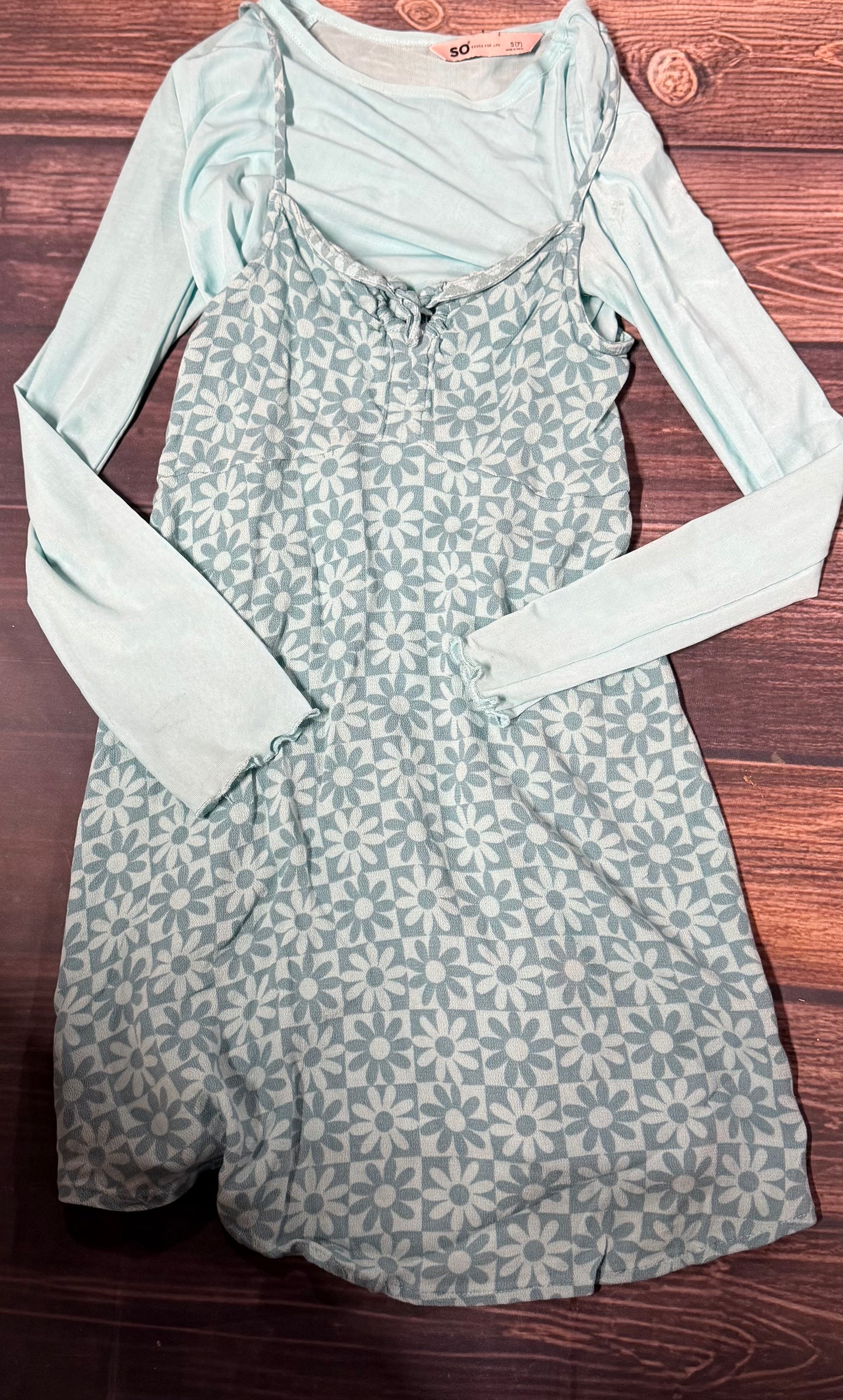 So size 7..has staining on shirt