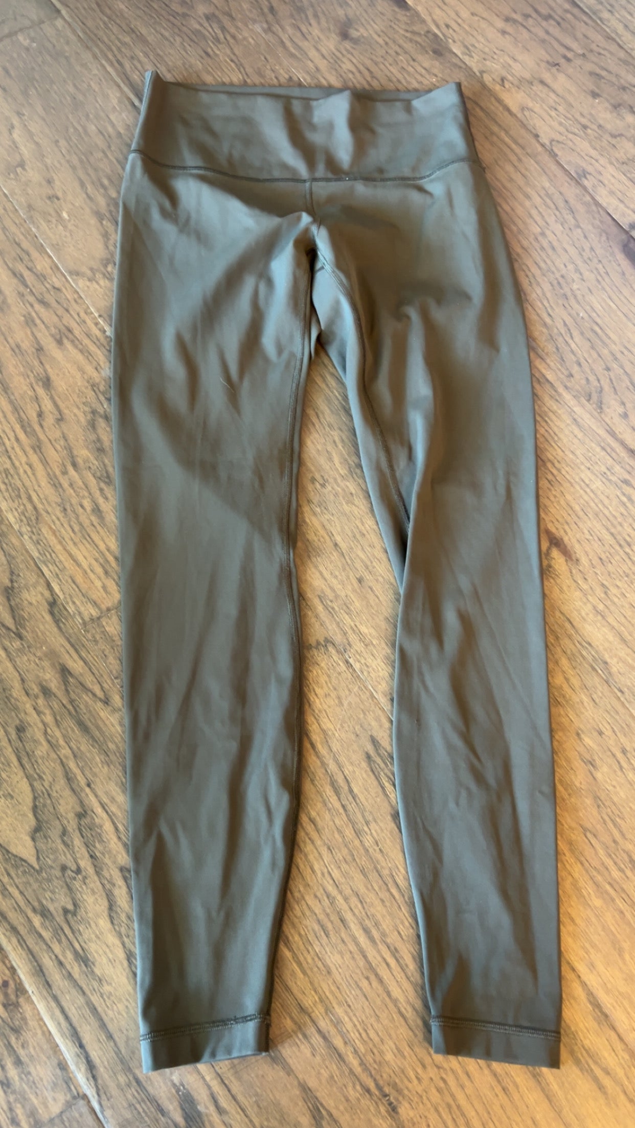 Lululemon wunder under high rise tight 28” size 8.. retails $98