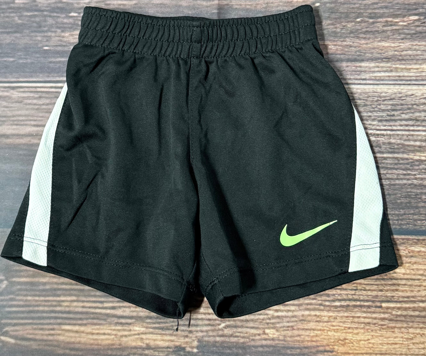 Nike 18m
