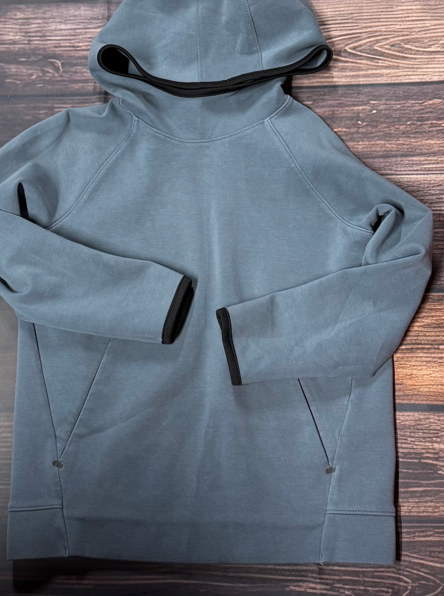 Old Navy 6/7..small spot on arm