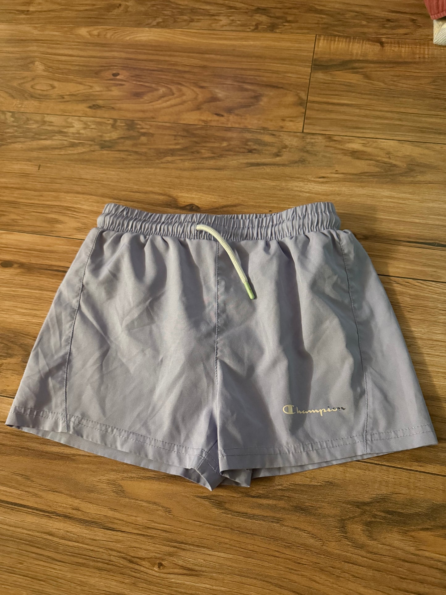 Champion 7/8..logo is peeling