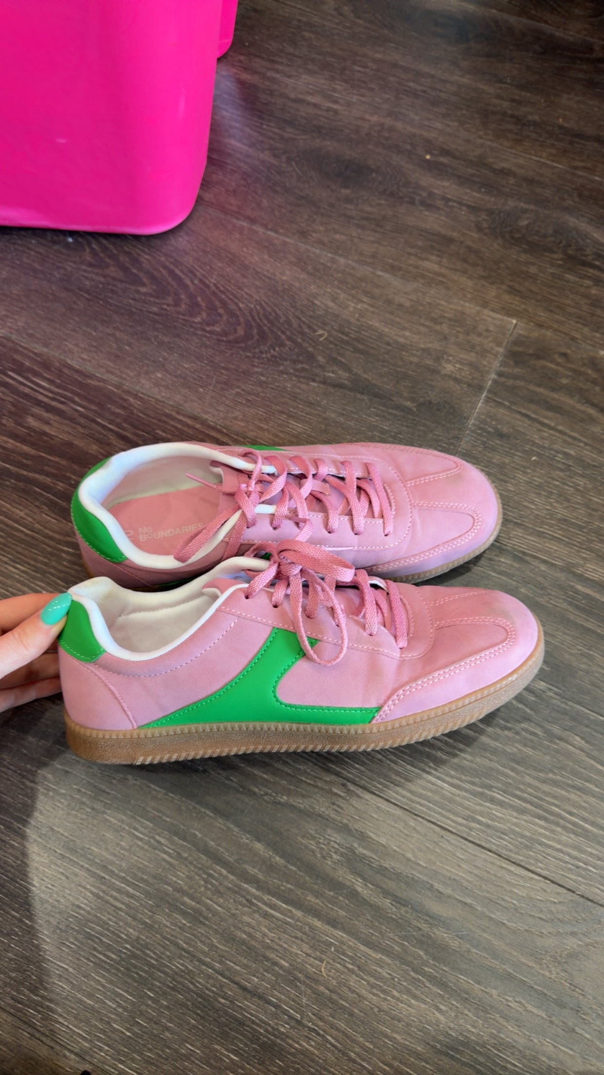 No boundaries size 10
