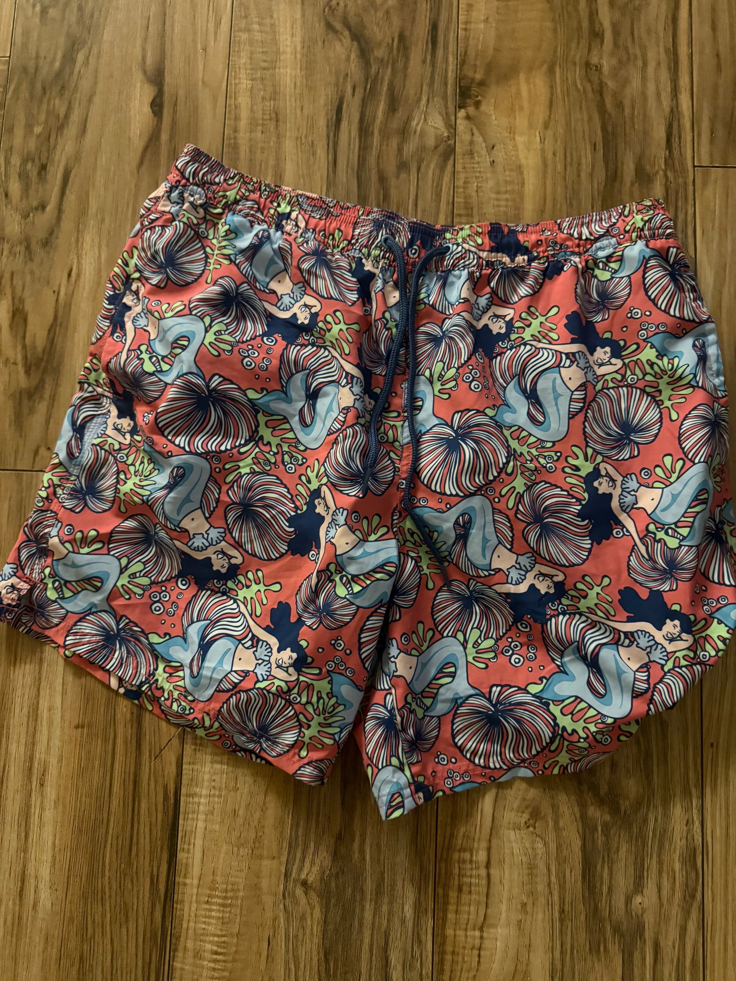 Vineyard Vines medium