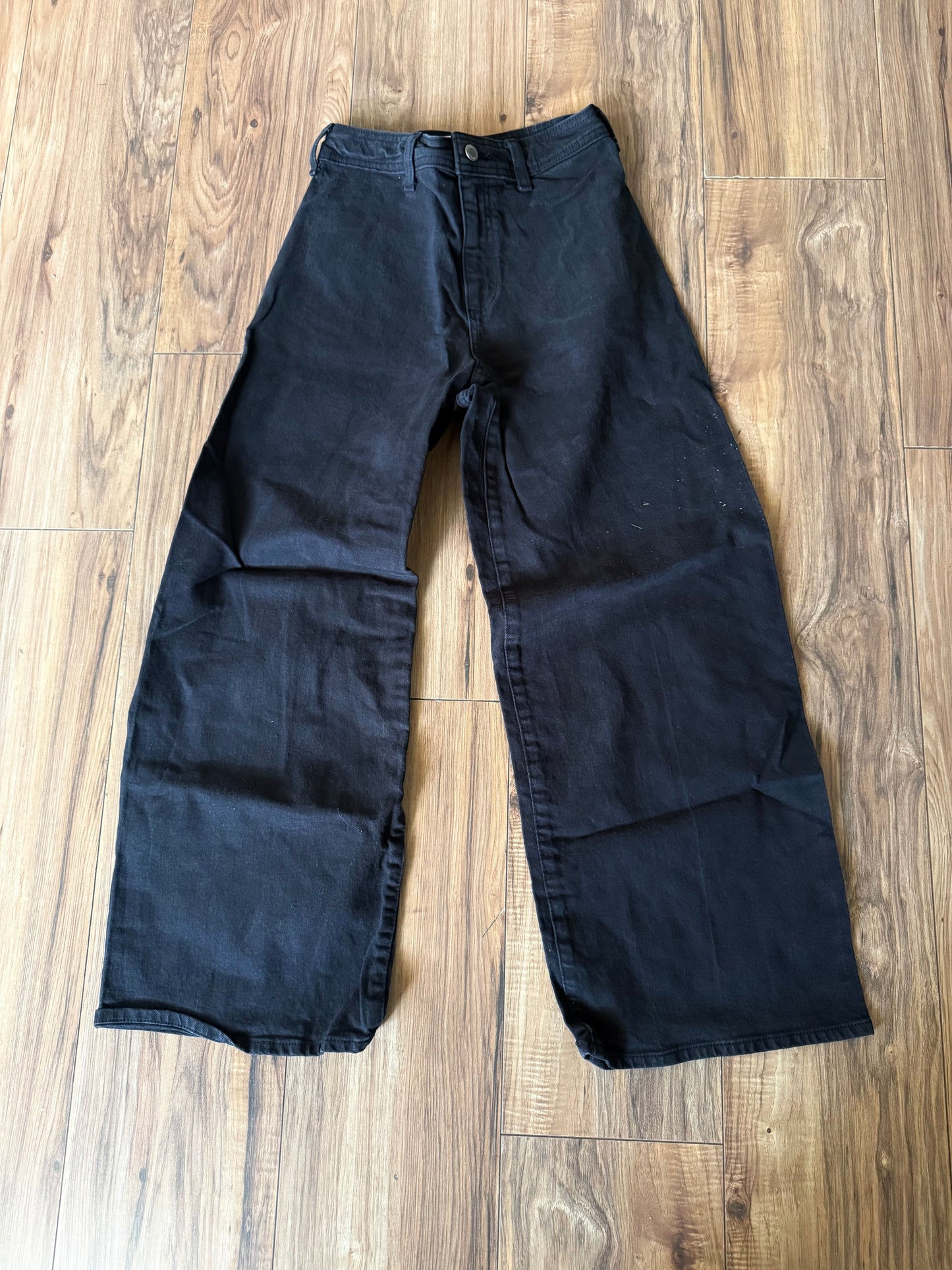 Universal Thread 2 wide leg
