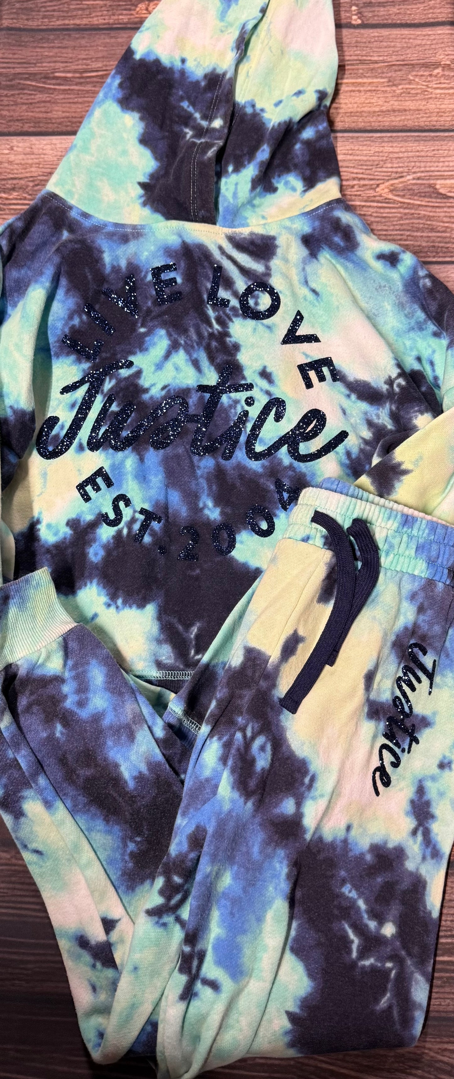 Justice medium top/small bottoms