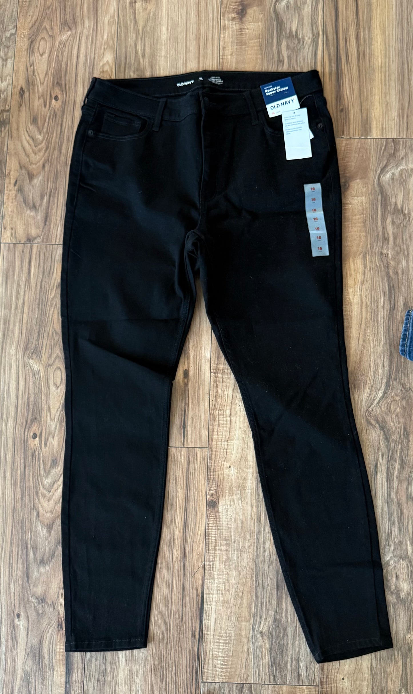 NWT old navy 16 long..retails $45