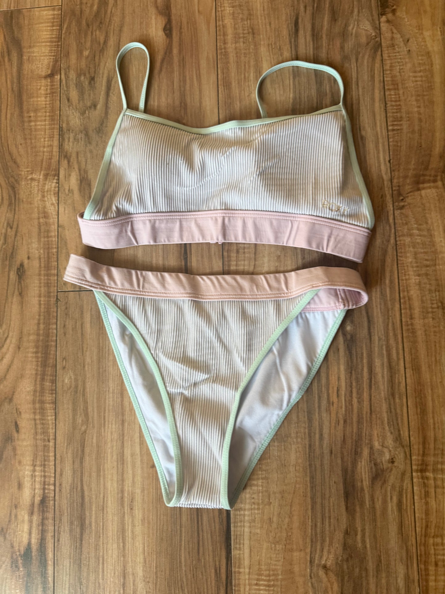Roxy medium