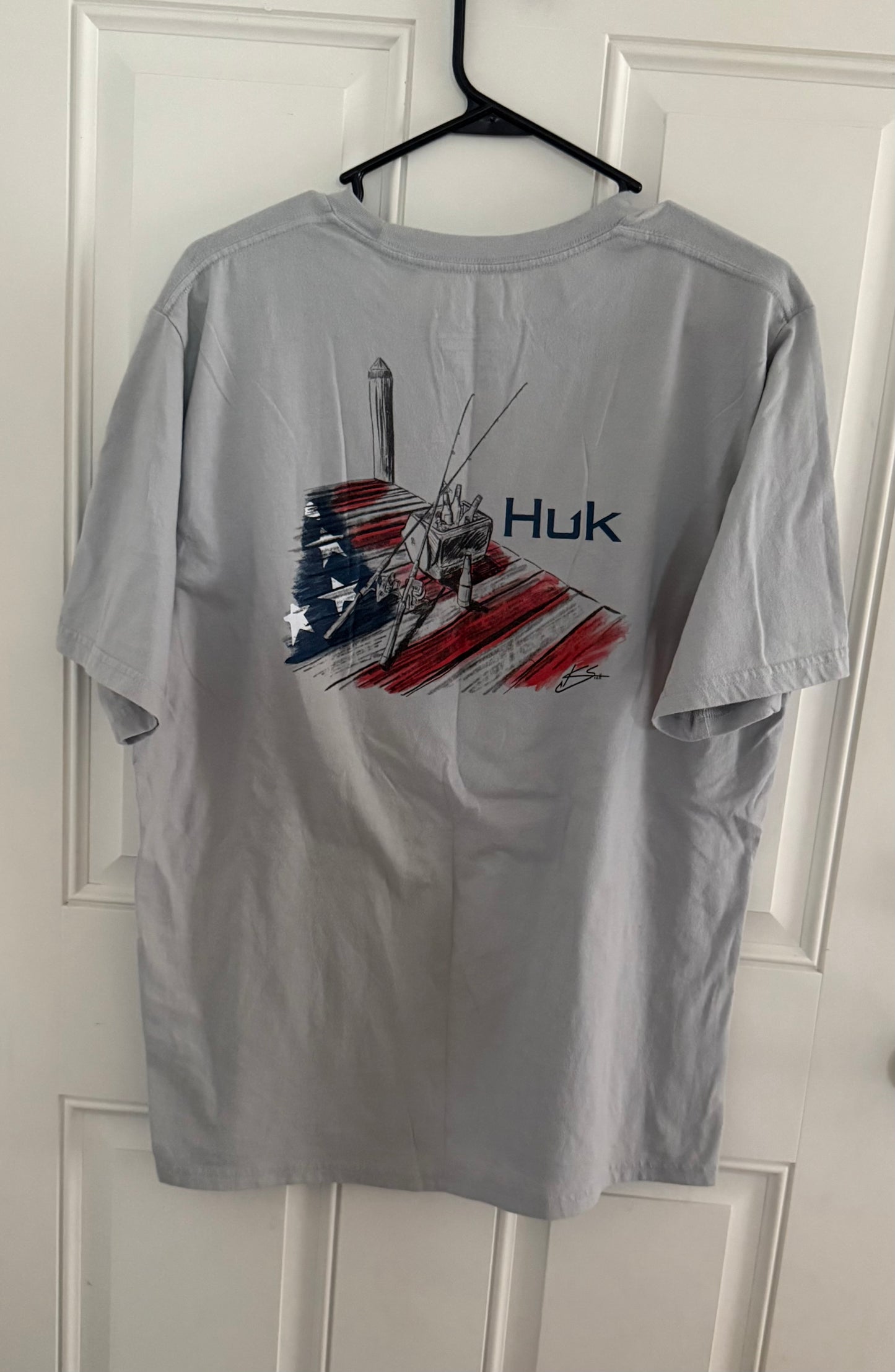 Huk large..back in second pic