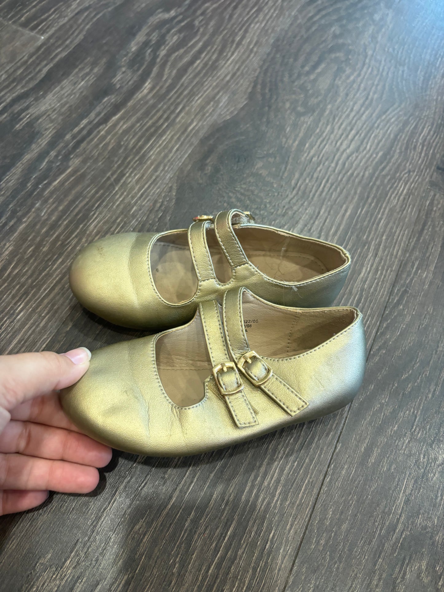 otter momo size 10