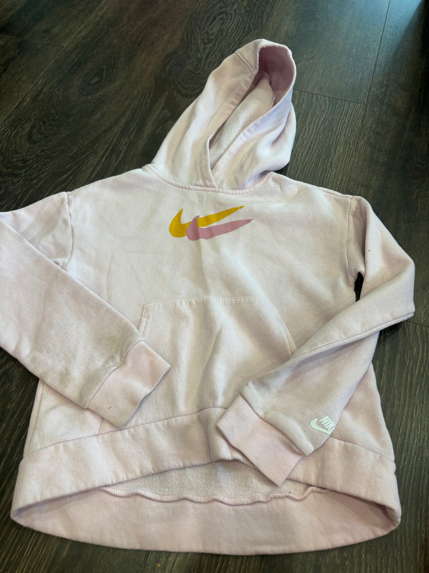 nike youth medium has small spots