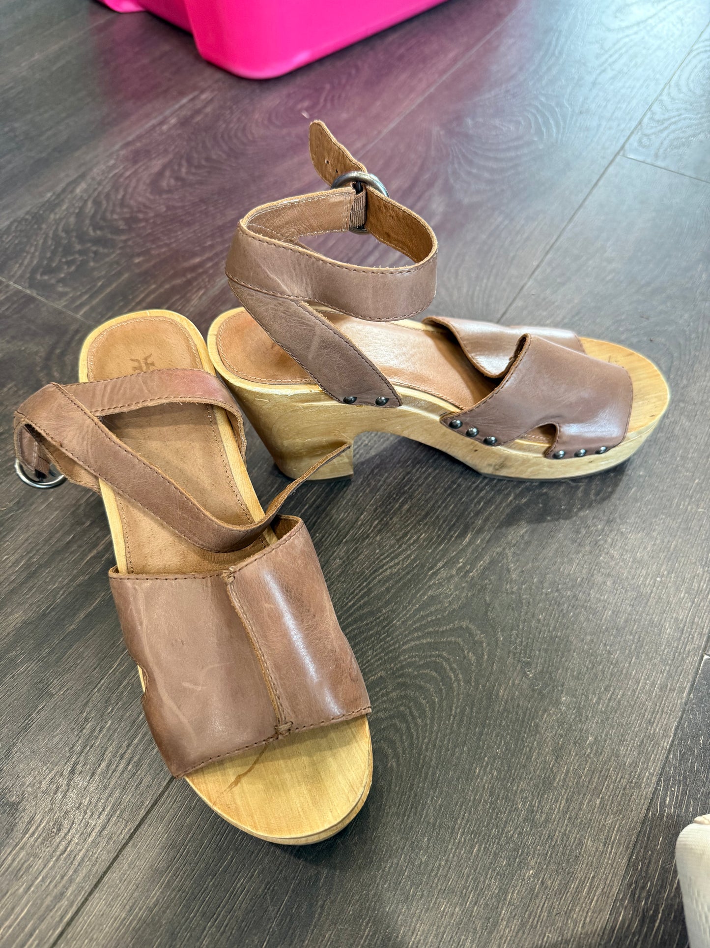 frye size 9