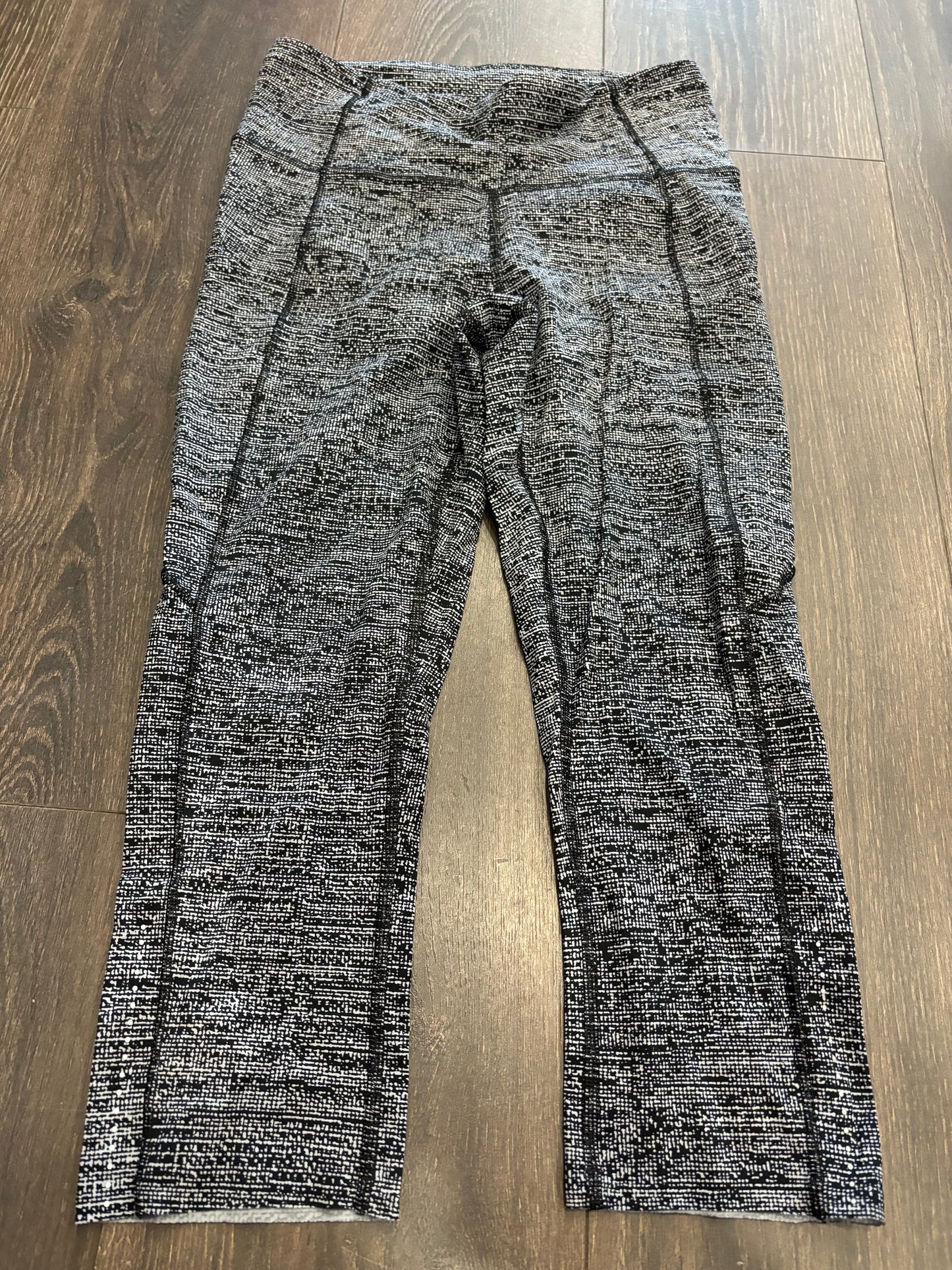 Lululemon fast & free crop 19” size 6