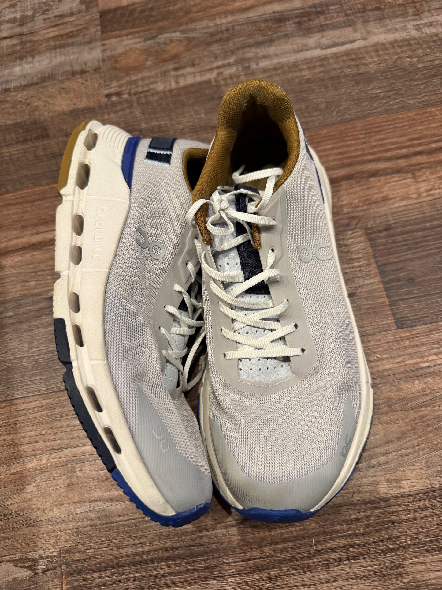 on cloud size 8