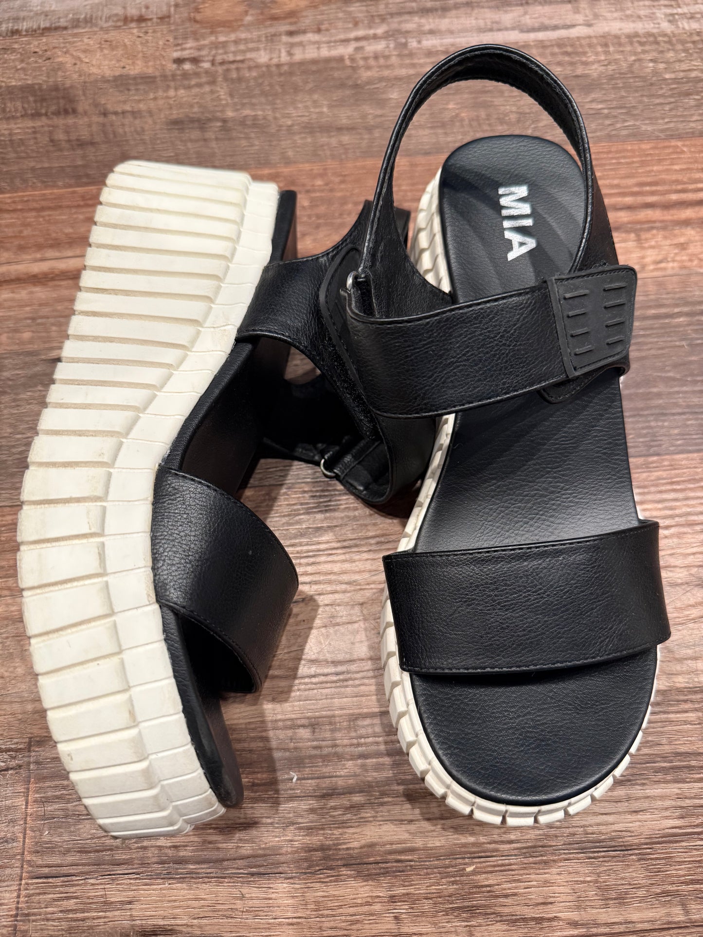 mia size 9